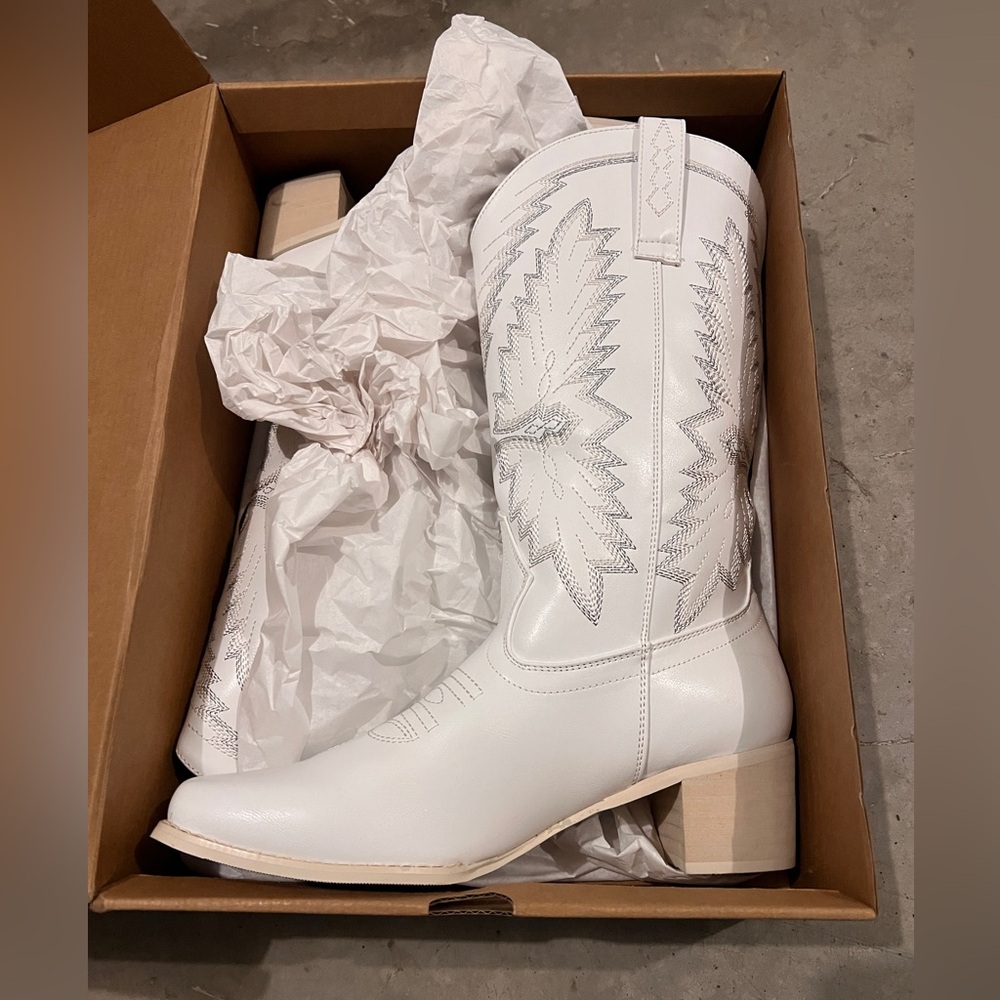 White Western Boots Women’s Size 8